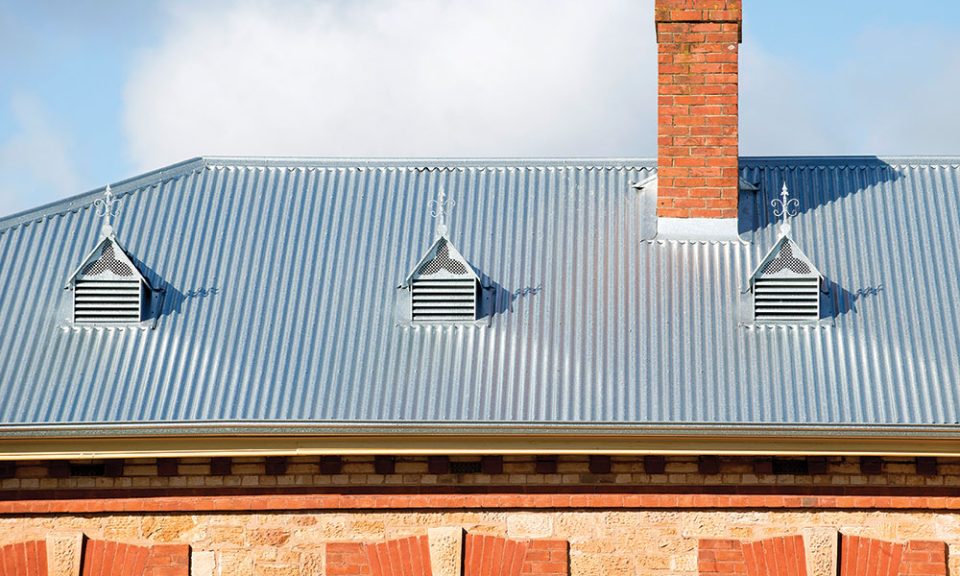 Ten Steps to Consider If Your Roof Is Leaking